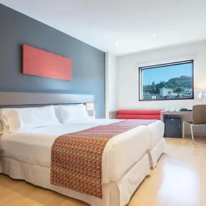 Hotel By Pierre &